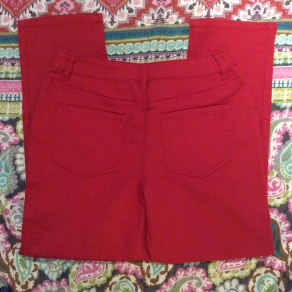 Price Drop Women’s Red Jeans NWOT - Picture 4 of 8